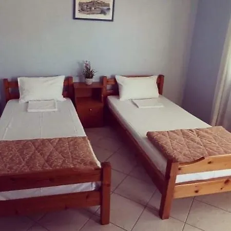 Erato Guest house *